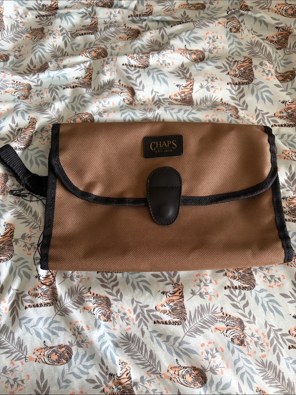 Chaps Brown and Black Men's Toiletry Kit